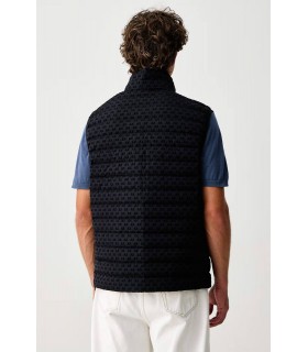 Жилетка мужская на пуху черная XM003511 Armani Exchange 1 - Respected-Person