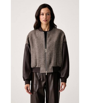 Бомбер жіночий вовняний коричневий XW002450 Armani Exchange Бомбер жіночий вовняний коричневий XW002450 Armani Exchange