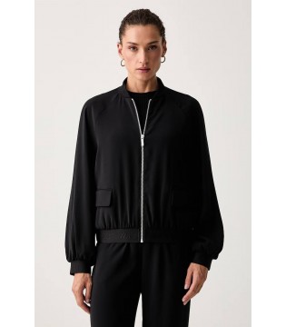 Жіноча куртка-бомбер чорна XW002906 Armani Exchange