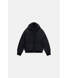 Женская куртка черная V6BL09W4391 Guess  - Respected-Person
