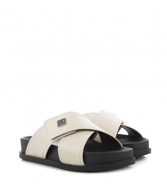 Шлепанцы на липучке женские кожаные XDP063 Armani Exchange - Respected-Person