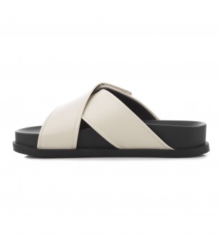 Шлепанцы на липучке женские кожаные XDP063 Armani Exchange 3 - Respected-Person